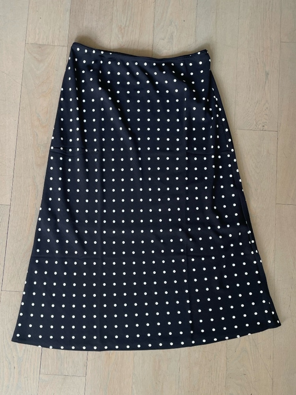 NWT Aeropostale Black and White Polka Dot Midi Skirt - Size XL